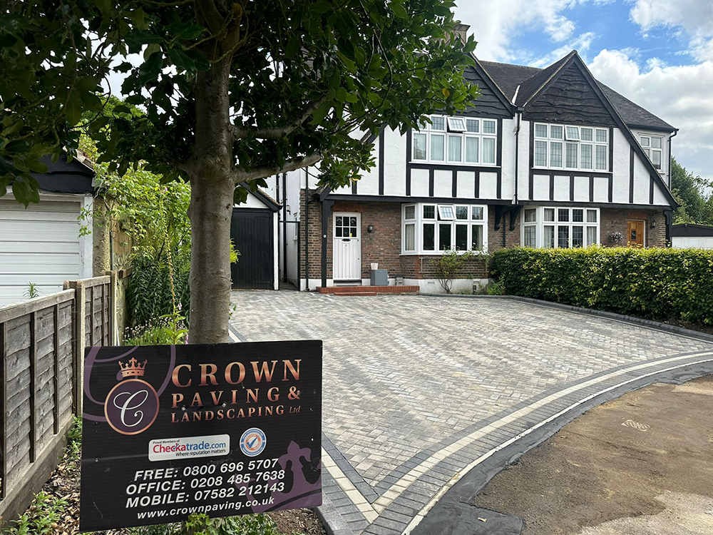 Grey block paving driveway in East Grinstead